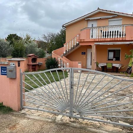 Appartamento Waimarie Fažana Esterno foto