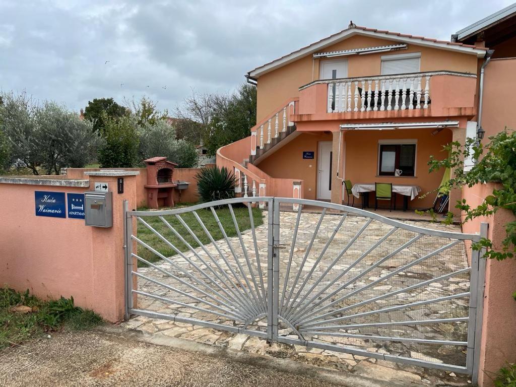 Appartamento Waimarie Fažana Esterno foto